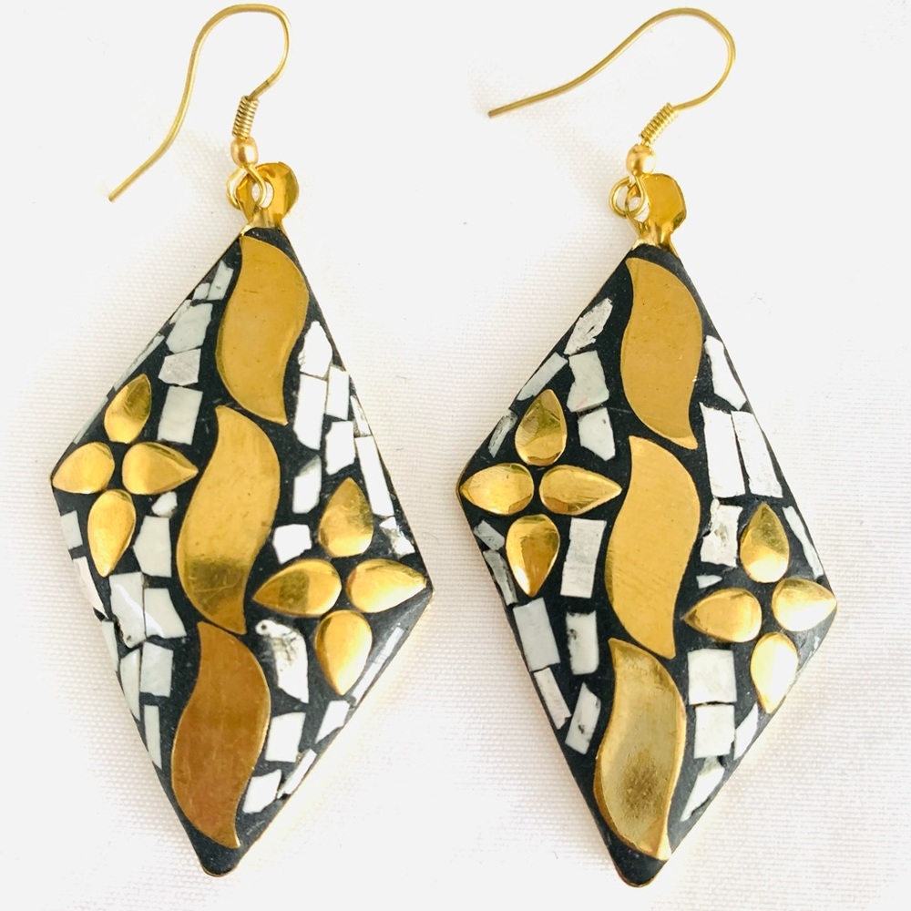 Handmade Tibetan Earring - Picture 6 of 7